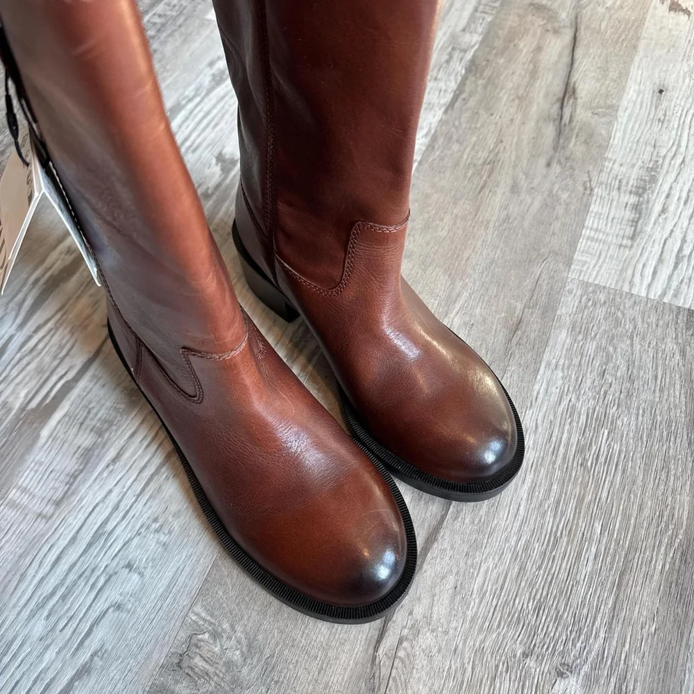 boots - Picture 7 of 8